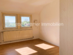 Dachgeschoss - 3 Zimmer im OT Limmer - Kind
