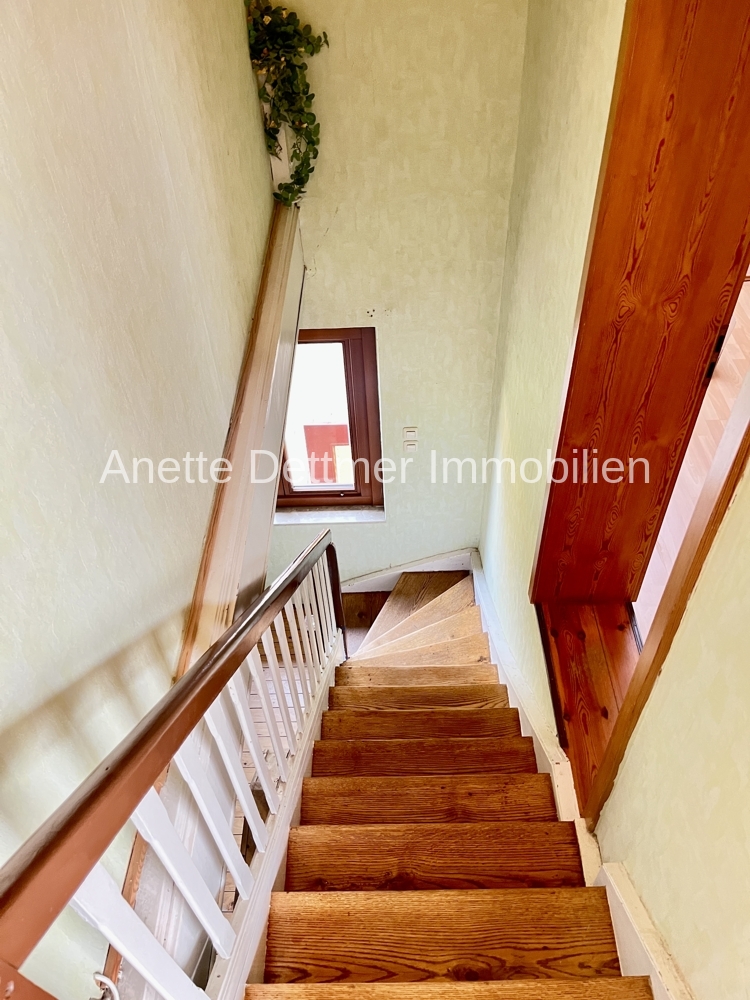 15 Treppe ins OG