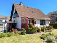 Rückseite mit Terrasse