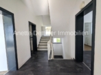 Flur EG - Modernisiertes Einfamilienhaus mit Einliegerwohnung
