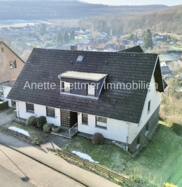 Grünenplan am Bocksberg – Traumhaus für Familien & Kapitalanleger mit Panoramablick, 31073 Delligsen / Grünenplan, Zweifamilienhaus