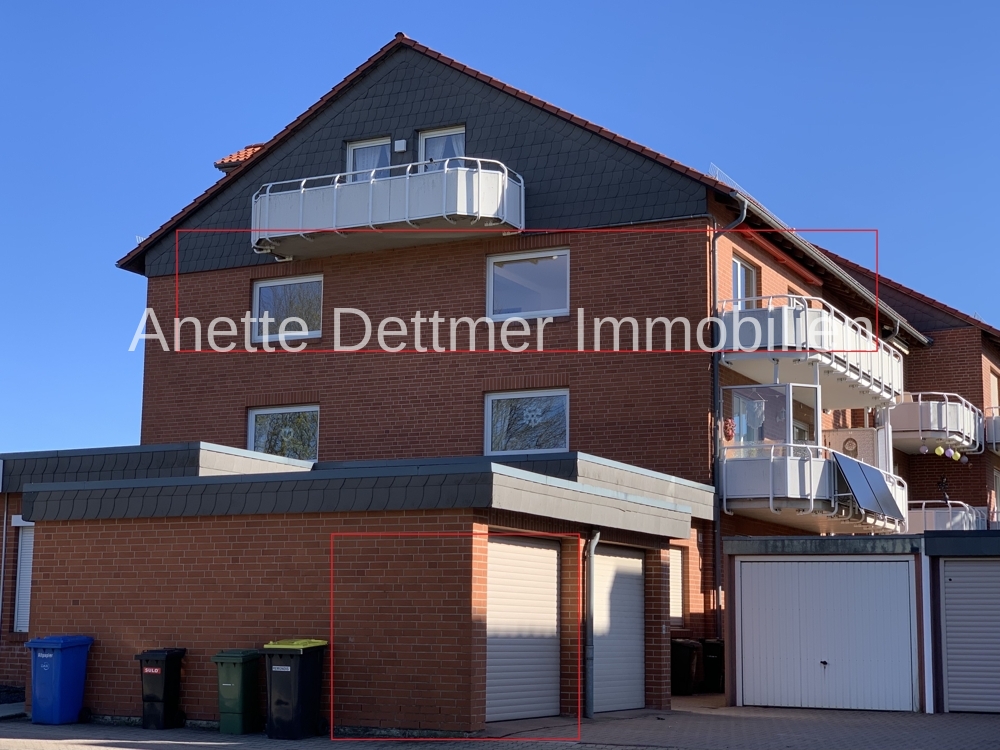 Etagenwohnung mit Balkon und Garage