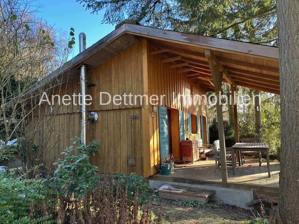 Haus mit überdachter Terrasse