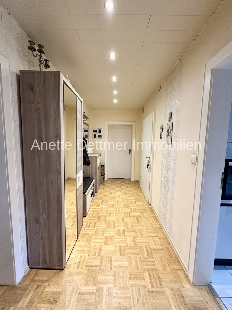 3 EG Wohnung Flur