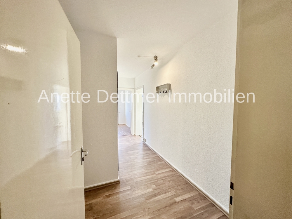 11 OG Wohnung Flur