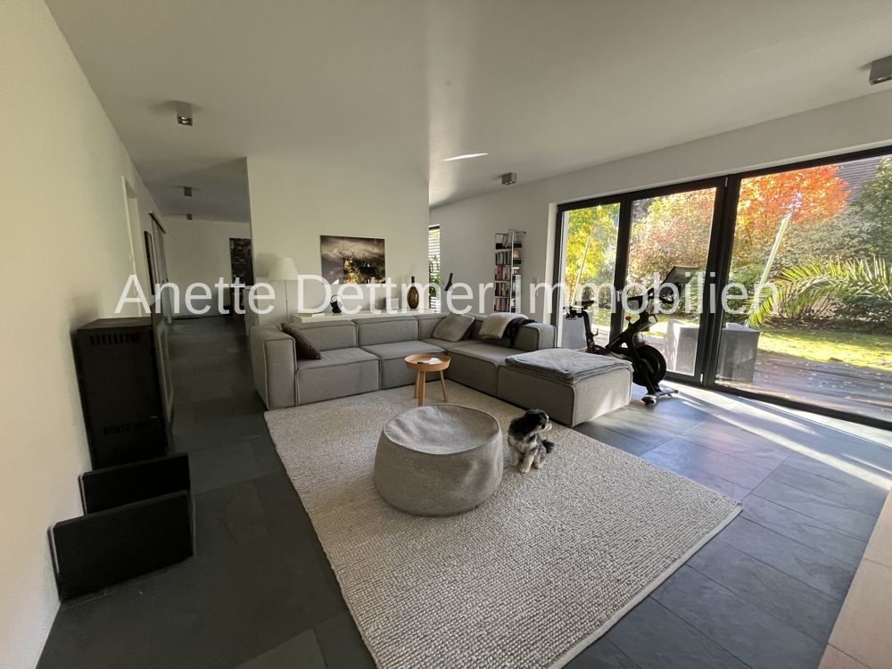 13 Offenes Wohnzimmer