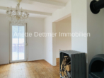 Essen im OG mit Kamin und Zugang zum Balkon - Fachwerkcharme in dörflicher Lage mit kleinem Garten