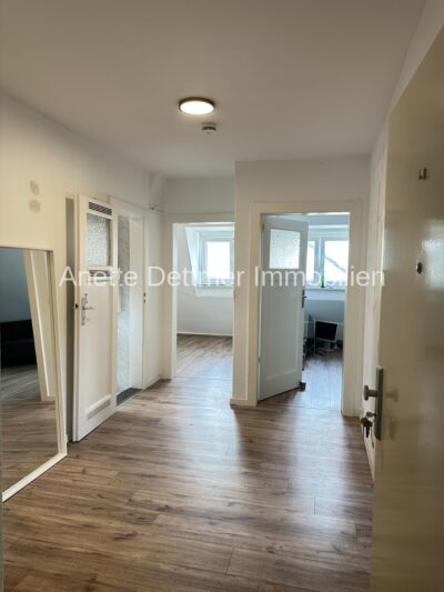 Dachgeschosswohnung Modernisiert in Seelze Letter 2 Zimmer, Küche, Bad., 30926 Seelze / Letter, Dachgeschosswohnung