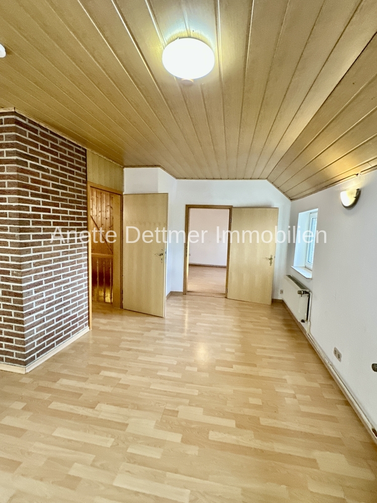 3 Wohnzimmer OG 1