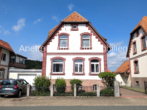 Hausansicht - Zweifamilienhaus: Altbaucharme mit großem Anbau, Garage, Carport, Wallboxkabelanschlüssen…