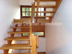 Gepflegtes Einfamilienhaus mit Garage, Terrasse, Balkon, Wintergarten... - Treppe EG - DG