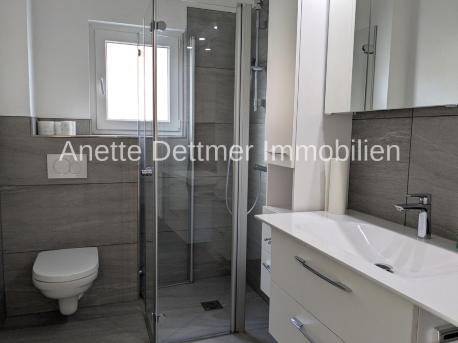 Tageslichtbad mit Dusche
