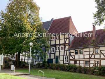 Historisches Juwel: Ehemalige Ratsbadestuben am Kirchhof von St. Nicolai in Alfeld (Leine), 31061 Alfeld (Leine), Einfamilienhaus