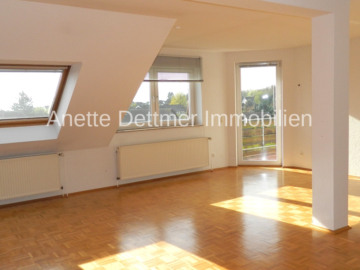 Attraktive Dachgeschosswohnung mit Weitblick über Elze, 31008 Elze, Dachgeschosswohnung