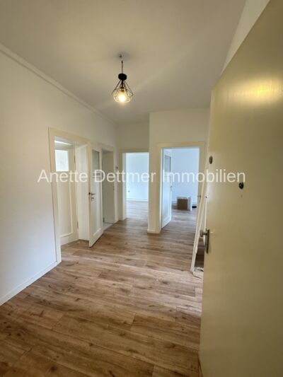 Seelze -Letter 3 Zimmer Wohnung im 1.OG, modernisiert sofort Bezugsfertig!, 30926 Seelze / Letter, Etagenwohnung