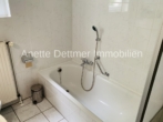Tageslichtbad mit Wanne und Dusche