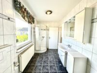 18 Badezimmer OG