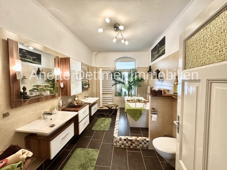 6 Badezimmer EG